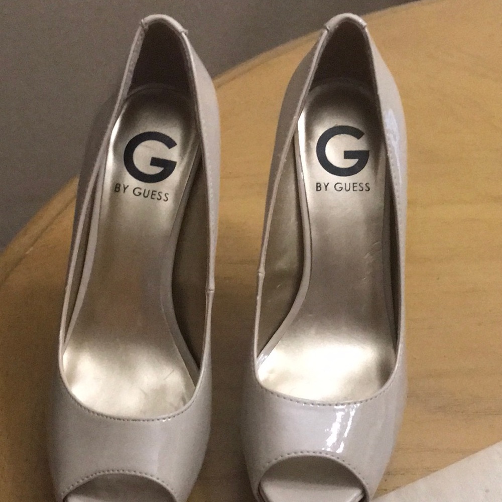 Beige guess heels